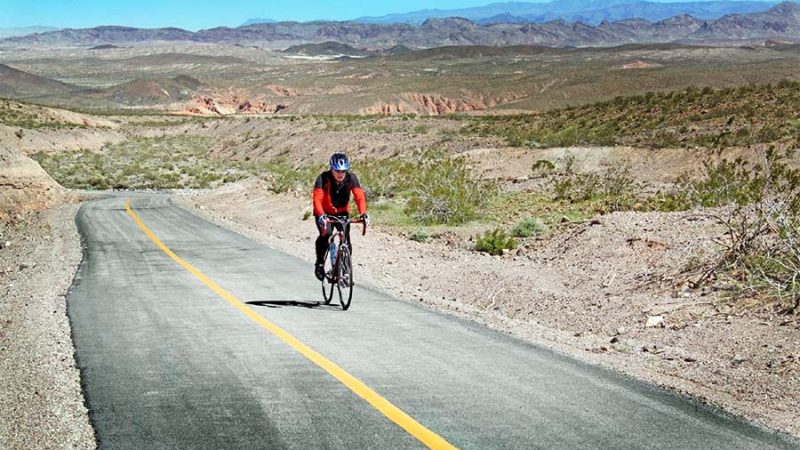Voyager à vélo seule