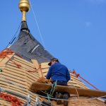 Quels travaux de toiture peut-on réaliser soi-même?