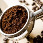Par quels procédés décaféine-t-on le café ?