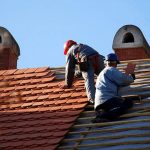 Collaborer avec un couvreur : que faire pour trouver les meilleurs professionnels?